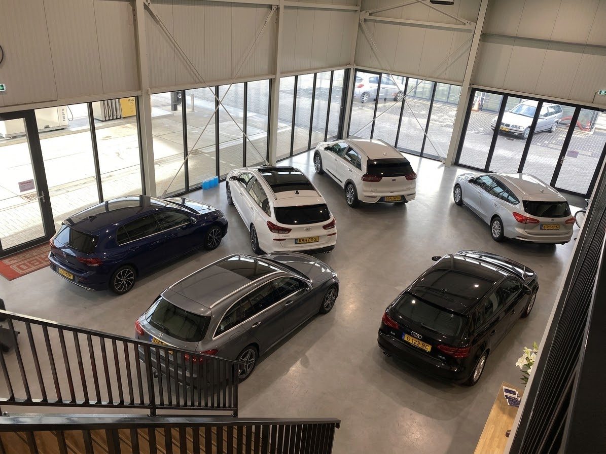 De showroom van Auto Praesto in Moerkapelle